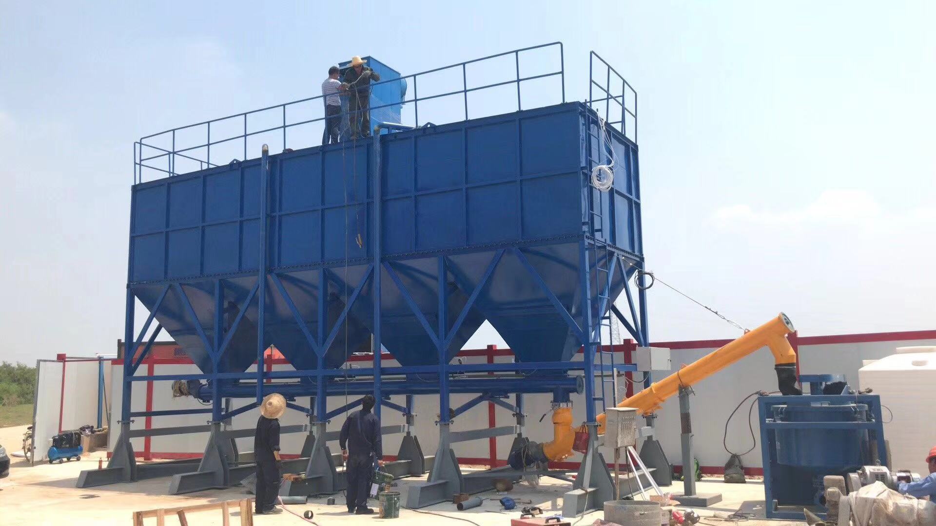 輝宏臥式水泥倉.jpg 輝宏臥式水泥倉.jpg